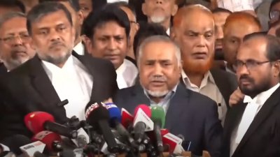 রায়ের পর প্রতিক্রিয়া জানাচ্ছেন ডা. সৈয়দ আবদুল্লাহ মোহাম্মদ তাহের