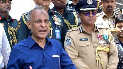 কারারক্ষীদের ৬২তম ব্যাচের প্রশিক্ষণ কোর্সের সমাপনী কুচকাওয়াজ অনুষ্ঠানে বক্তব্য দেন স্বরাষ্ট্র উপদেষ্টা