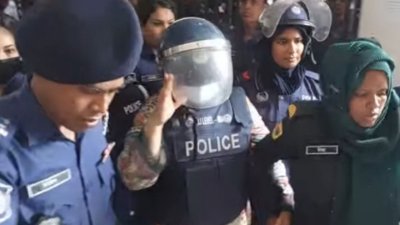 মানিকগঞ্জ আদালতে মমতাজ