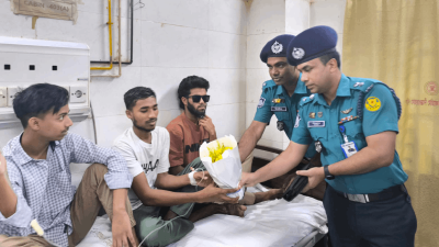 আহতদের দেখতে হাসপাতালে ডিএমপির প্রতিনিধিদল