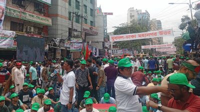 একাধিকবার মারামারিতে লিপ্ত হয়েছে কয়েকটি গ্রুপ