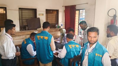 ময়মনসিংহ রেলওয়ে স্টেশনে দুদকের অভিযান