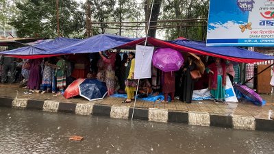 মহিলা ও শিশুবিষয়ক মন্ত্রণালয়ের অধীন ‘তথ্য আপা’ প্রকল্পের কর্মীদের আমরণ অনশন কর্মসূচি
