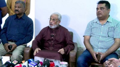 বৃহস্পতিবার বিকালে রংপুর নগরের সেনপাড়া এলাকায় নিজ বাসভবনে সাংবাদিকদের সঙ্গে মতবিনিময়কালে বক্তব্য দেন জাপা চেয়ারম্যান জি এম কাদের