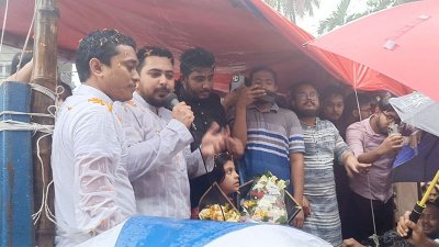 অনুষ্ঠানে বক্তব্য রাখছেন নাহিদ ইসলাম