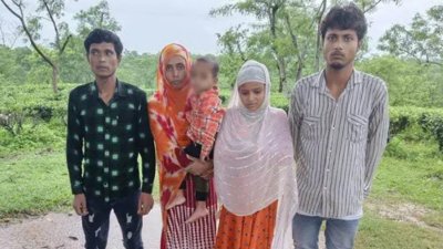 আটক শিশুসহ পাঁচ জন