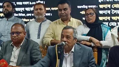কথা বলছেন জয়নুল আবেদীন
