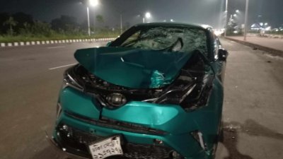ব্যবসায়ী জাকিরকে ধাক্কা দেওয়া প্রাইভেটকার