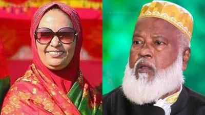 বাঁ থেকে লায়লা পারভীন ও সাবেক এমপি একেএমএ আউয়াল