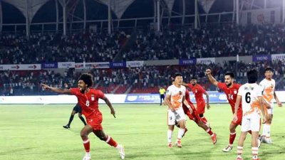 হামজার গোল উদযাপন