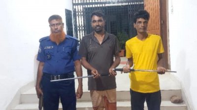 বিএনপি নেতা ও তার সহযোগীকে গ্রেফতার করেছে যৌথ বাহিনী