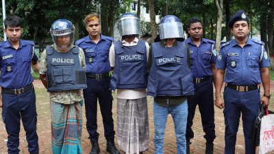 ডাকাতদলের ৩ সদস্য গ্রেফতার