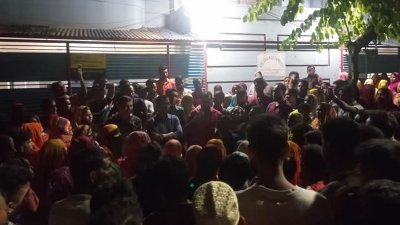 জেলা প্রশাসকের আশ্বাসে কর্মসূচি স্থগিত করেন টিএনজেড-এর শ্রমিকরা