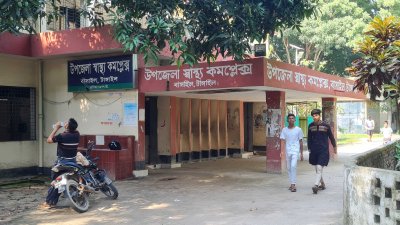 স্বাস্থ্য কমপ্লেক্সের দায়িত্বরত চিকিৎসক ওই কিশোরকে মৃত ঘোষণা করেন