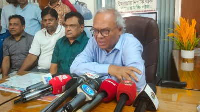 বক্তব্য দিচ্ছেন রুহুল কবির রিজভী আহমেদ