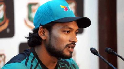 সংবাদ সম্মেলনে শান্ত (ছবি: বিসিবি)