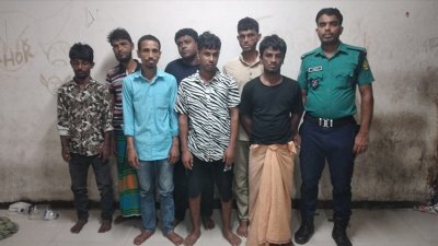 গ্রেফতার হওয়া ব্যক্তিদের কয়েকজন