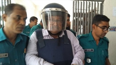 আদালত প্রাঙ্গণে সওয়ার জাহান