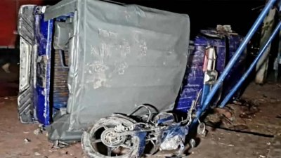 কোস্টগার্ডের একটি গাড়ি ও মোটরসাইকেল ভাঙচুর করা হয়েছে