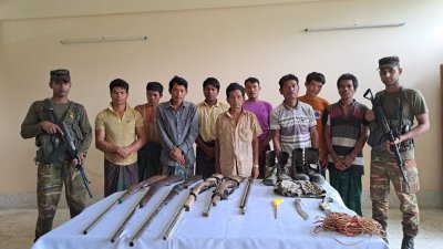 আটক ৯ সন্ত্রাসী