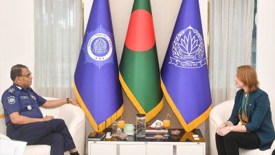 আইজিপি বাহারুল আলম ও অস্ট্রেলিয়ান হাইকমিশনার সুসান রাইল