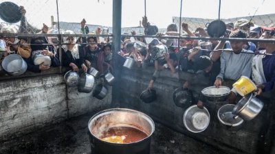 গাজায় তীব্র খাদ্য সংকট। ছবি: আনাদোলু এজেন্সি
