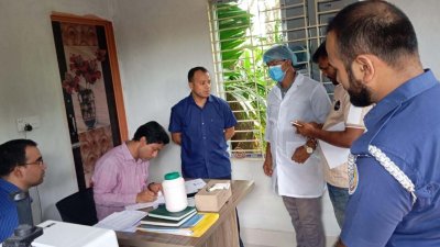 আইসক্রিম কারখানার মালিককে দুই লাখ টাকা জরিমানা ও কারখানা সিলগালা করা হয়েছে
