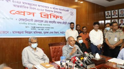 বক্তব্য দিচ্ছেন স্বরাষ্ট্র উপদেষ্টা মো. জাহাঙ্গীর আলম চৌধুরী