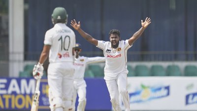 বাংলাদেশ-শ্রীলঙ্কা টেস্টের দ্বিতীয় দিন আজ।