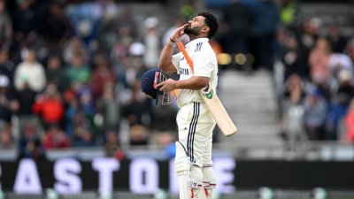 পান্ত দুই ইনিংসে সেঞ্চুরি করেন