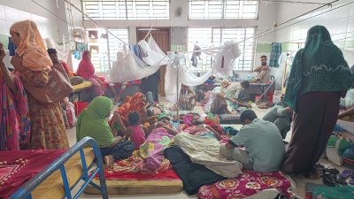 চিকিৎসা দিতে হিমশিম খাচ্ছে হাসপাতাল কর্তৃপক্ষ