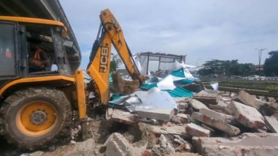 অবৈধ স্থাপনা উচ্ছেদে রেলওয়ের উদ্ধার অভিযান (ফাইল ছবি)