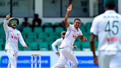 তাইজুলের উইকেট উদযাপন