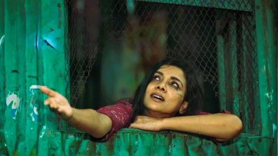 সিনেমার পোস্টারে রুনা খান