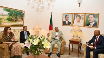 মির্জা ফখরুলের সঙ্গে কানাডার হাইকমিশনার অজিত সিংয়ের বৈঠক