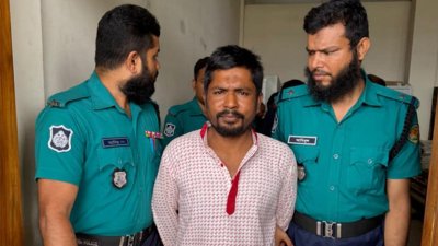 পুলিশের হেফাজতে মো. শুকুর আলী শেখ