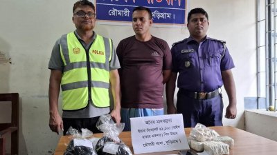গ্রেফতার মাদক ব্যবসায়ী রকিব হাসান