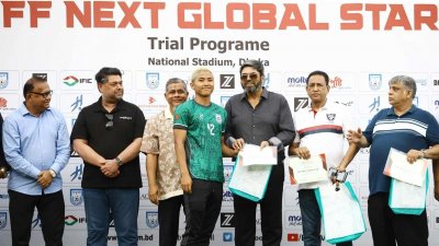 ট্রায়াল শেষে তুলে দেওয়া হয় সার্টিফিকেট।