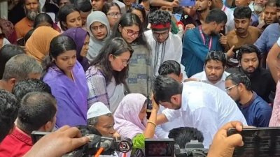 আবু সাঈদের মা-বাবার সঙ্গে এনসিপি নেতাদের সাক্ষাৎ