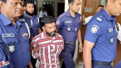 পুলিশ হেফাজতে হিটু শেখ (ফাইল ফটো)