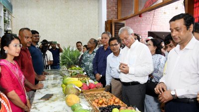 পাহাড়ি ফল মেলায় পার্বত্য উপদেষ্টা সুপ্রদীপ চাকমা