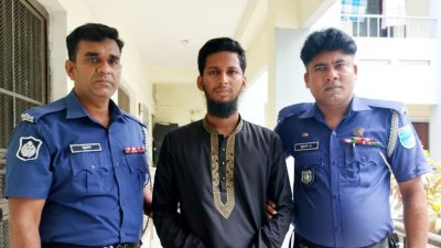 গ্রেফতার শিক্ষক