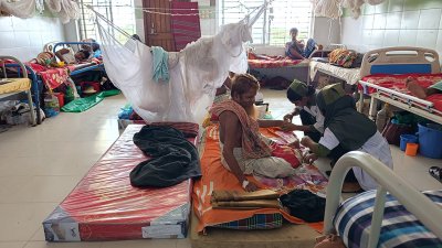 প্রতিদিনই বাড়ছে রোগীর সংখ্যা