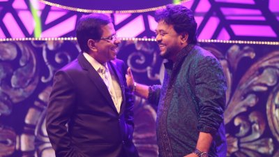 হানিফ সংকেত ও এন্ড্রু কিশোর