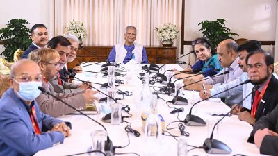 মুসলিম বিশ্বের বিভিন্ন দেশের এনজিও নেতাদের সঙ্গে প্রধান উপদেষ্টা ড. মুহাম্মদ ইউনূসের বৈঠক
