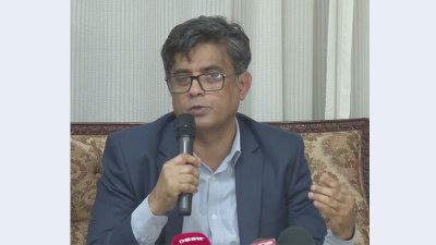 প্রেস বিফ্রিংয়ে কথা বলছেন প্রধান উপদেষ্টার প্রেস সচিব শফিকুল আলম প্রেস বিফ্রিংয়ে কথা বলছেন প্রধান উপদেষ্টার প্রেস সচিব শফিকুল আলম
