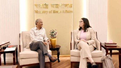 স্বরাষ্ট্র উপদেষ্টা ও বাংলাদেশে নিযুক্ত যুক্তরাষ্ট্রের চার্জ দ্য অ্যাফেয়ার্স