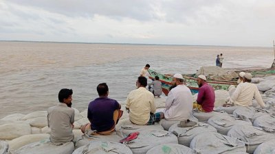 পানি বাড়ছে যমুনায়