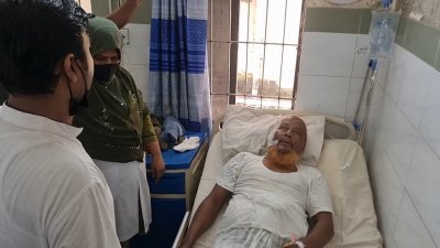 হাসপাতালে চিকিৎসাধীন খতিব নূরুর রহমান মাদানী