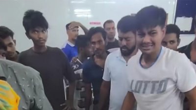 হাসপাতালে নিয়ে গেলে কর্তব্যরত চিকিৎসক তাকে মৃত ঘোষণা করেন